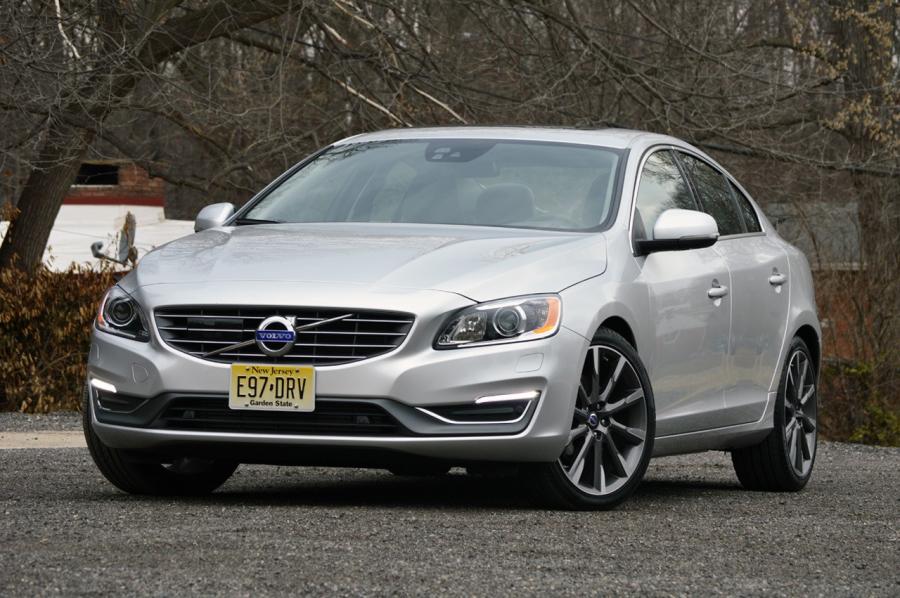  Volvo S60 T6 Drive-E 2015 года  (фото 2 из 18)